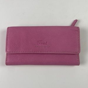 NWT Fossil Genuine Leather Tri-Fold Pink Soft Wallet